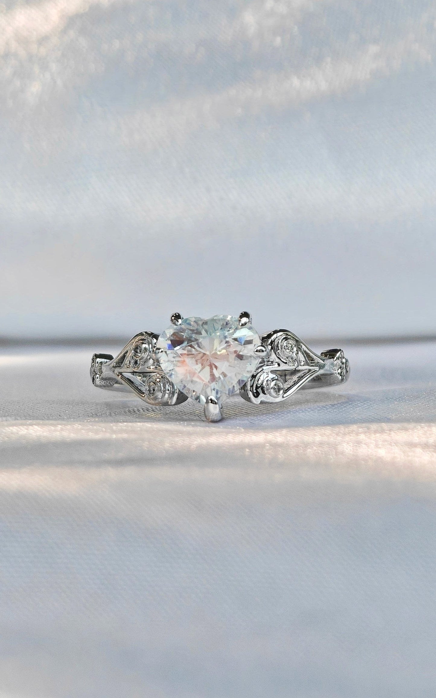 Heart Shaped Moonstone Wings Glossy Ring（Available Now）