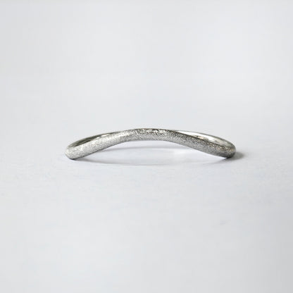 Twist-Arm Ring: Elegant Curves, Unique Charm(Nail Sand）