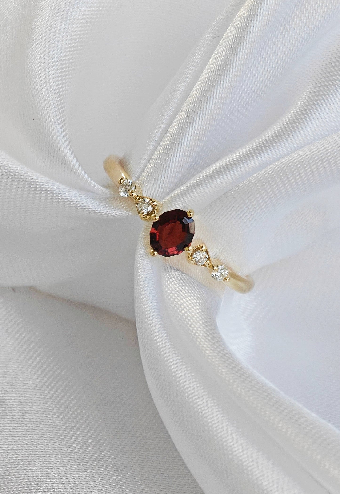 Round Red Spinel Polished Ring（Available Now）