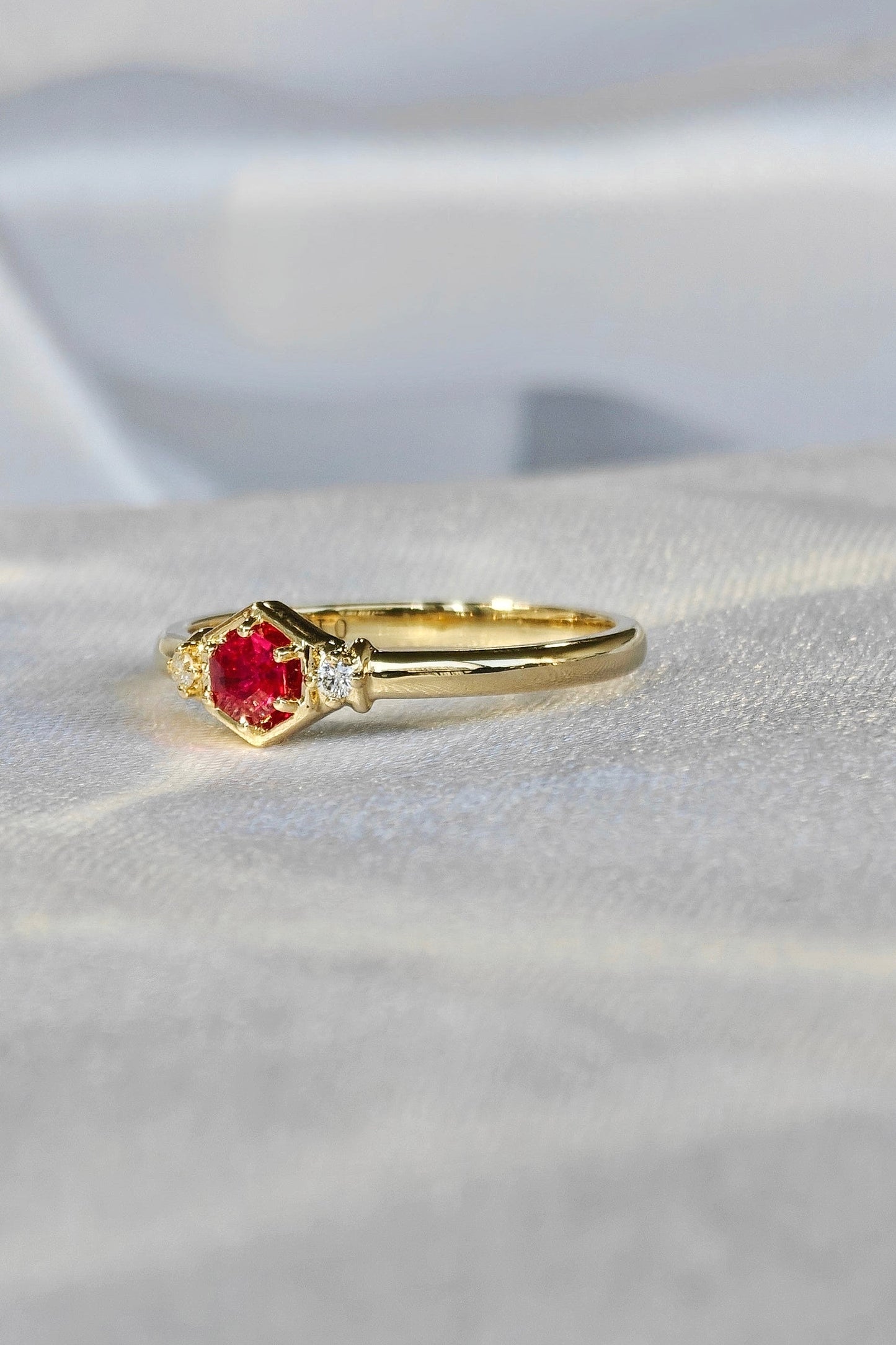 Claw-Set Ruby Polished Ring（Available Now）